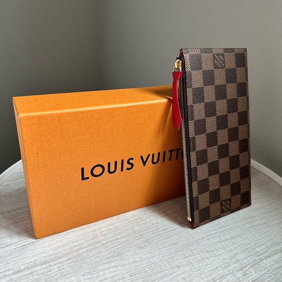 LV Félicie Pochette Zip Pouch - Picture 4 of 4